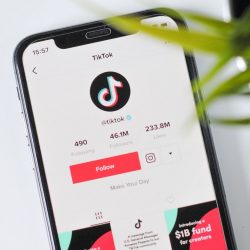 TikTok now allows you to delete and report multiple comments simultaneously