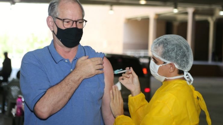 Cerro Gomez receives second dose of vaccine against Covid-19 in Fortaleza |  Ciara