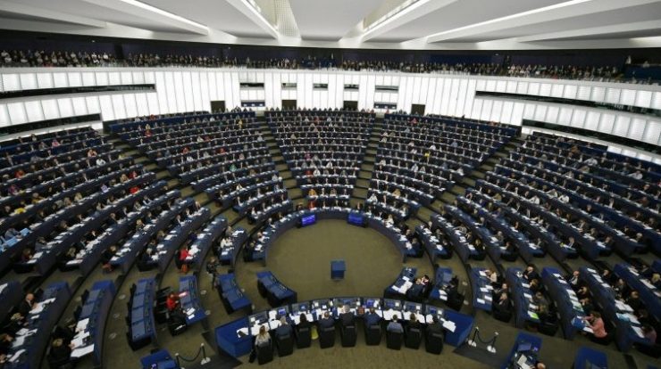 European Parliament debates patent liberalization and votes on Erasmus +