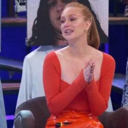 Marina Ruy Barbosa can't contain herself and ends up getting emotional in Altas Horas
