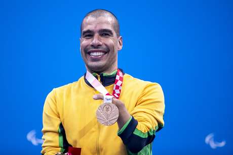 Daniel Dias displays bronze in the 100m freestyle