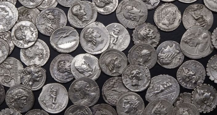 Coin of the last pagan Roman emperor found in the United Kingdom (photo)