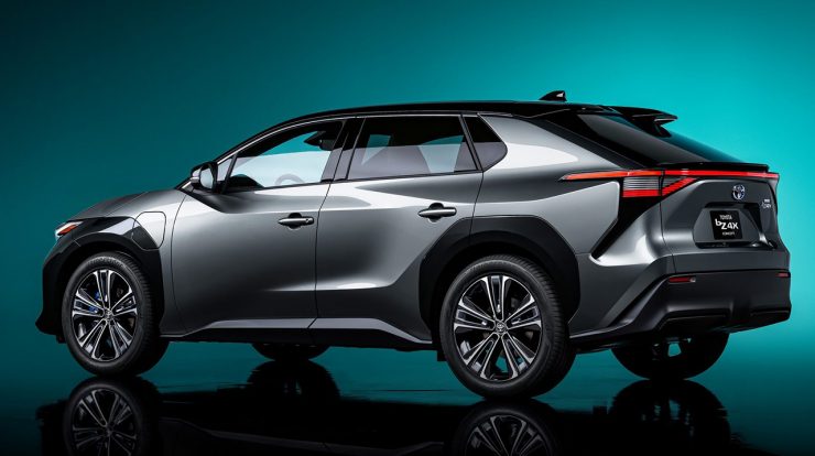 Toyota bZ4X: The brand's first electric car with a futuristic RAV4 look