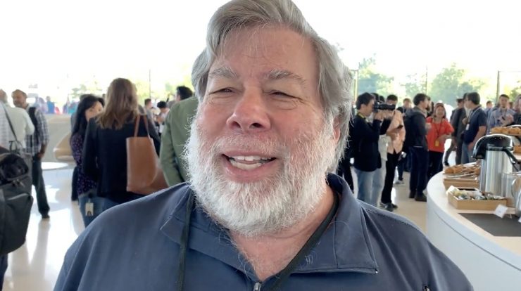Apple co-founder reveals he can't see what's new in iPhone 13 |  cell phone