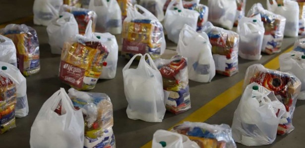 Casa Amarela receives food baskets distribution on Friday