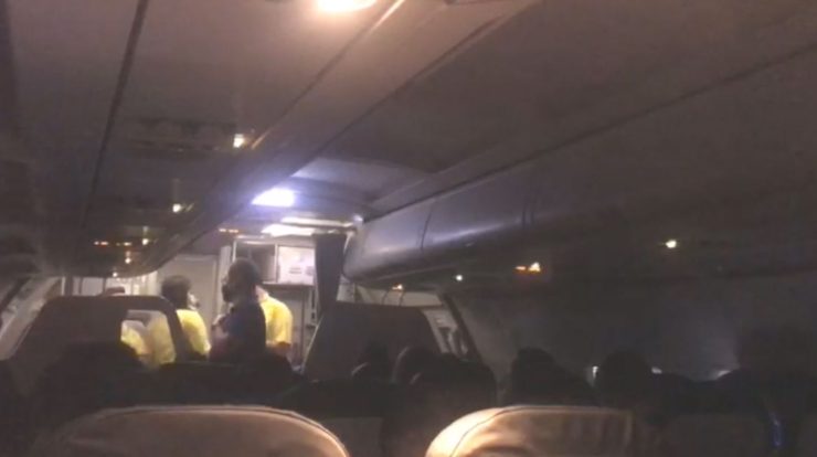 Video.  Passengers 'stuck' on ITA plane: 'It's not easy'
