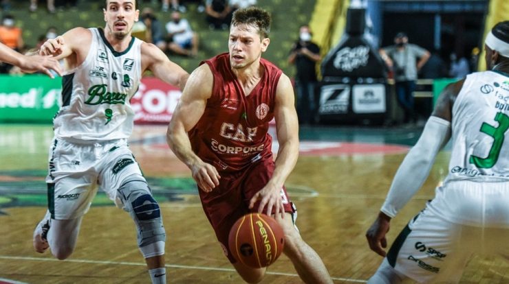 With less, Polistano beat Bauru for NBB