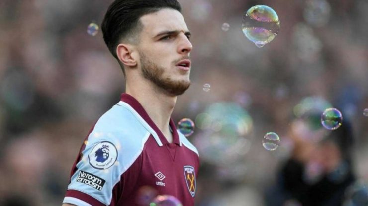 Declan Rice will leave West Ham for only R$868 million.  The midfielder could be the biggest selling bargain in the Premier League