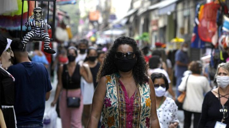The decree allows cities in Rio to make the use of masks more flexible