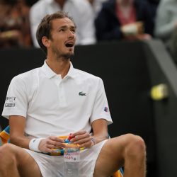 Wimbledon bans Russian and Belarusian tennis players