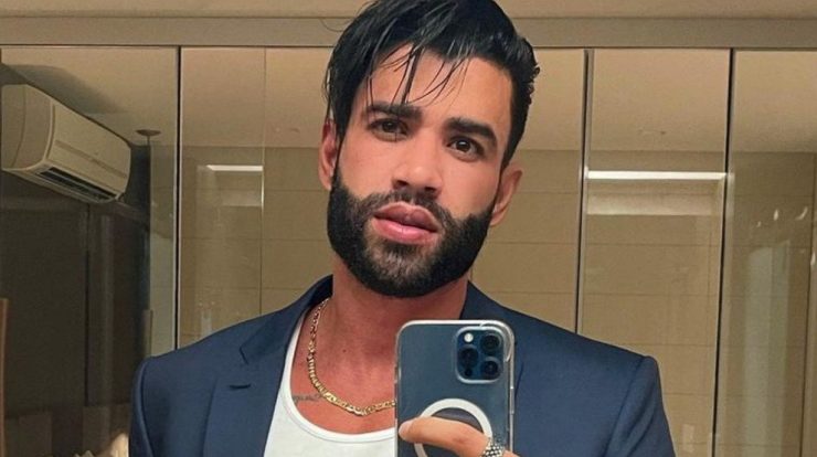 The former driver of Gusttavo Lima sues a singer and seeks damages of more than 500,000 Brazilian riyals
