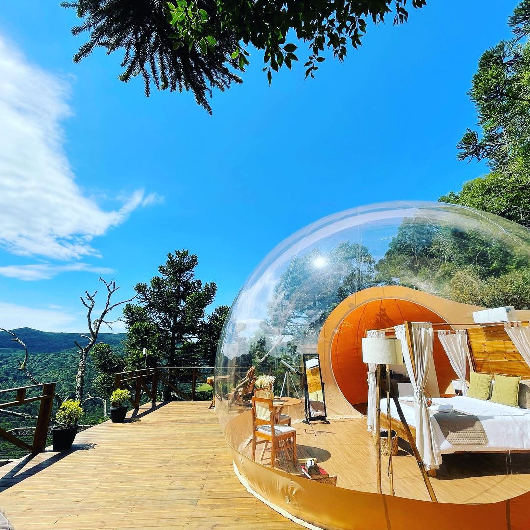 The space has a panoramic view of nature - Zion Bubble Glamping / Disclosure / ND