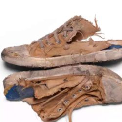 Balenciaga launched "destroyed" sneakers that became a meme on social networks;  Check it out - Zoeira