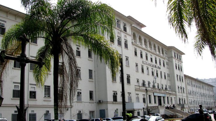 Fachada da Santa Casa de Santos/SP/BR   O mais antigo hospital brasileiro foi iniciado pelo fidalgo português e fundador de Santos, Braz Cubas, que o inaugurou em 1543.