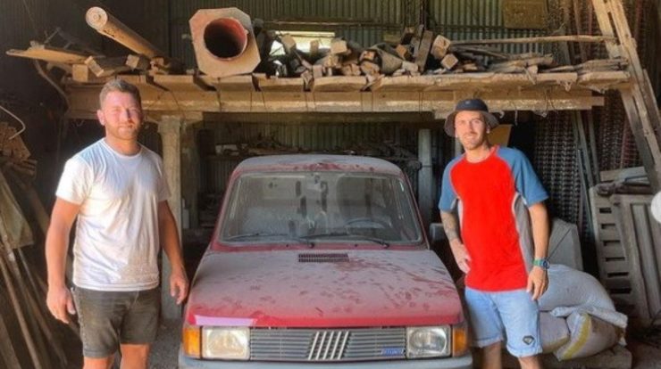 Abandoned and unused Fiat 147 found after 35 years |  cars