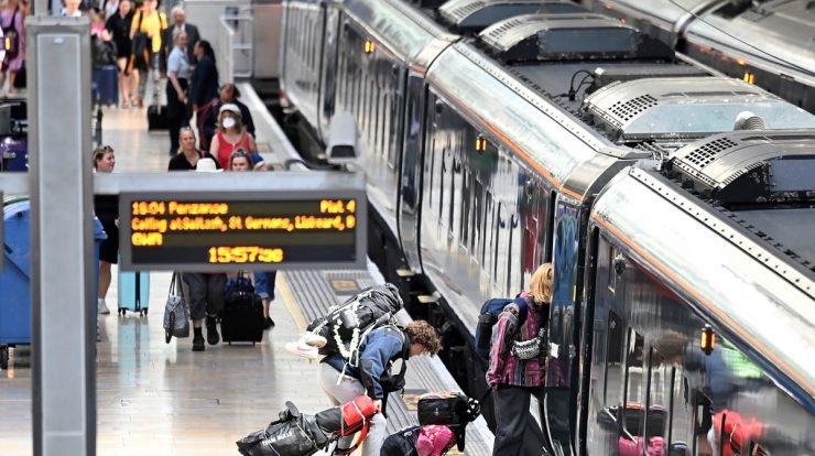 Rail strikes likely to shut down UK transport network |  The world