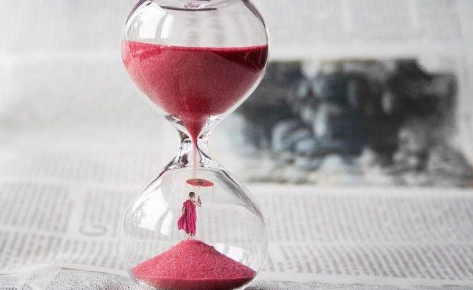 A flecha do tempo, conceito da segunda lei da termodinâmica, começou a ser destrinchada por cientistas -  (crédito: David/Pixabay )