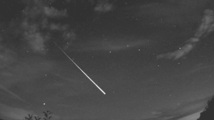 Meteorites?  "Fireball" appears in UK skies;  See pictures