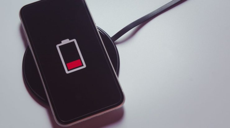 What happens to your cell phone when you unplug it without charging 100%?