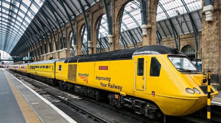 Train strike paralyzes UK on Saturday (08)