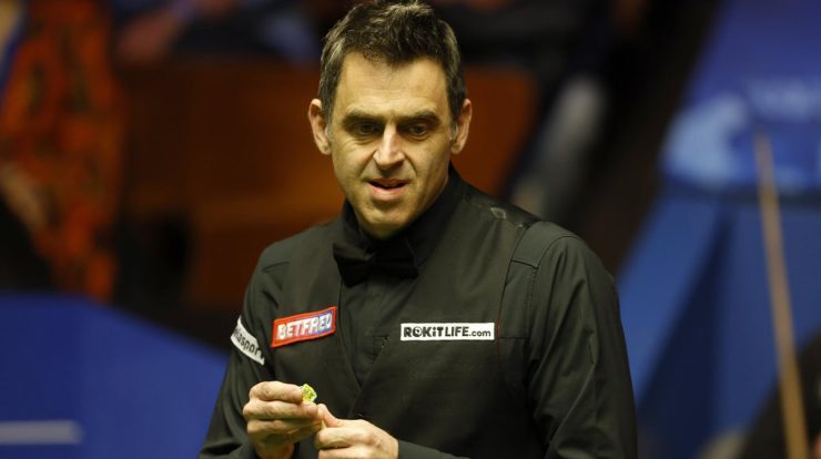 Snooker sets new attendance record as Ronnie O'Sullivan advances in Hong Kong