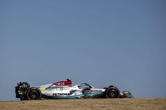 Lewis Hamilton wants to renew Mercedes contract 