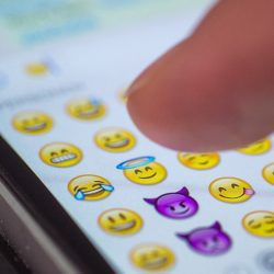 How to clear recent emojis from WhatsApp keyboard?