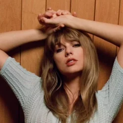 "Midnights": Taylor Swift leads UK for second week