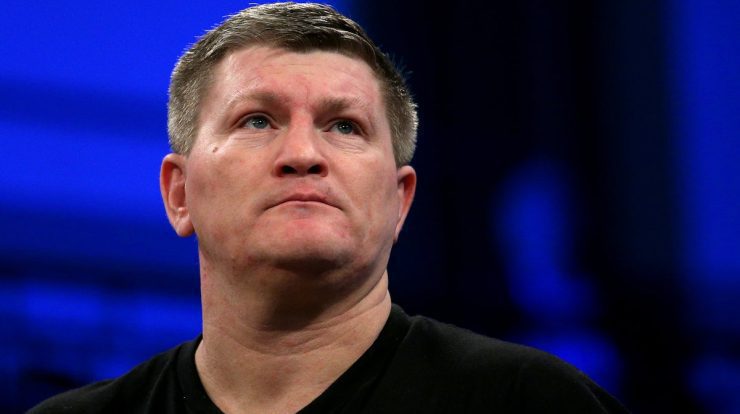 Ricky Hatton vs. Marco Antonio Parreira Timing: When does he start walking into the ring to fight tonight?