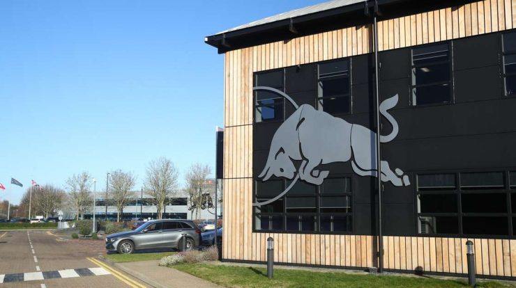Red Bull wants to produce 100% of the F1 car at its Milton Keynes plant by 2026