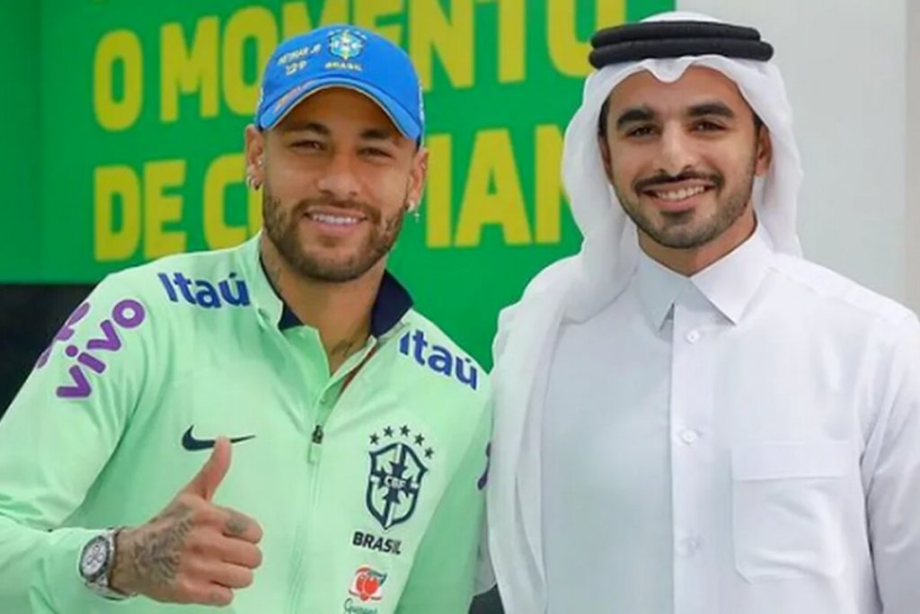 Neymar and Sheikh Tamim are smiling